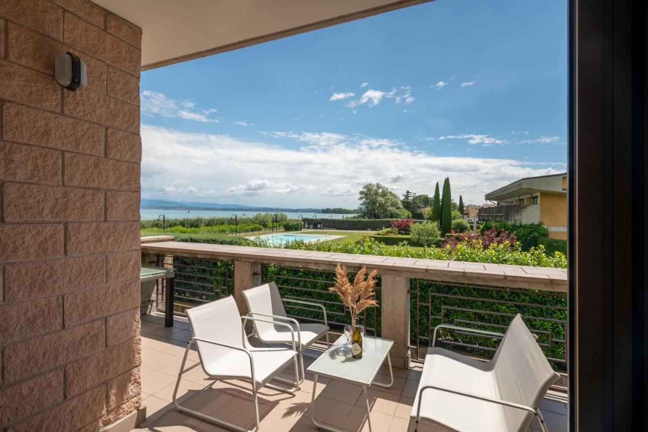 Vista - Lake & Pool Sirmione Bagian luar foto
