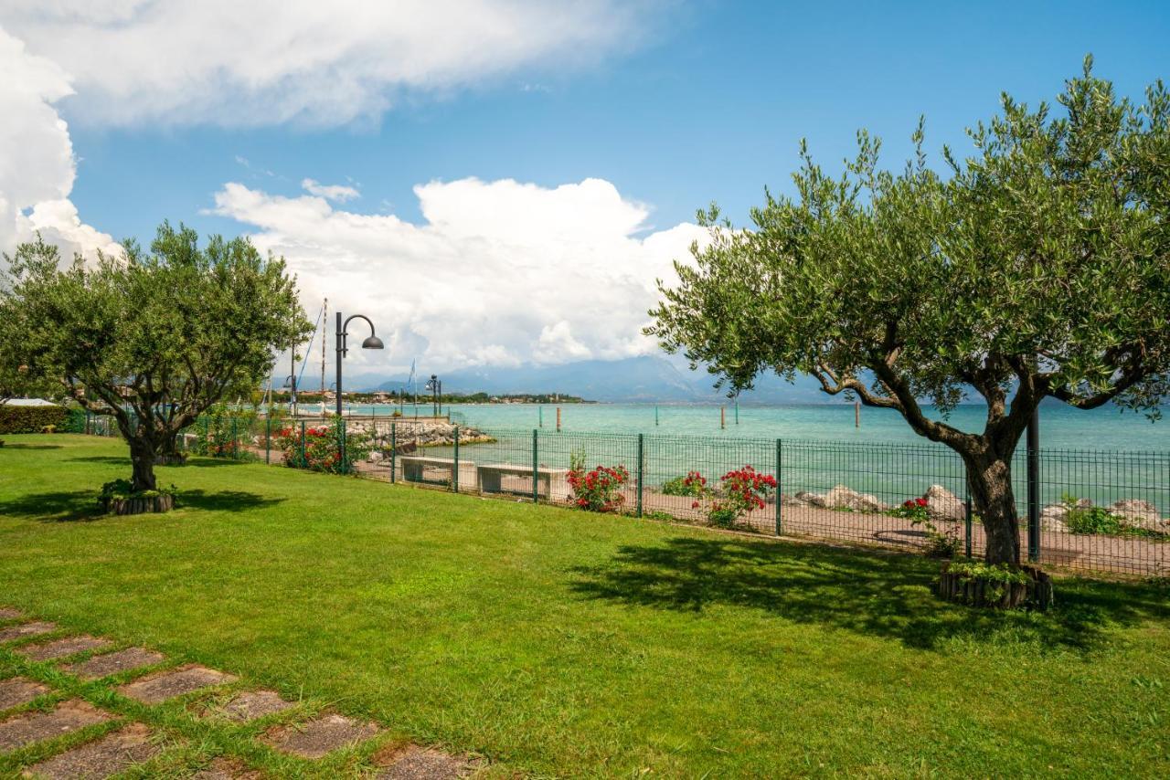 Vista - Lake & Pool Sirmione Bagian luar foto